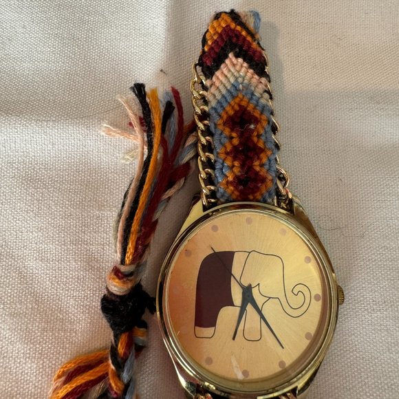 Elephant Watch #3482 - Adjustable Woven Band w/Goldtone Link Chain Edges - Picture 3 of 6